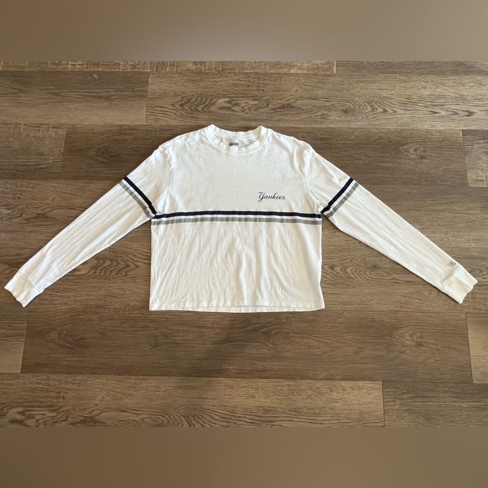 Tailgate White New York Yankees Crew Neck Shirt